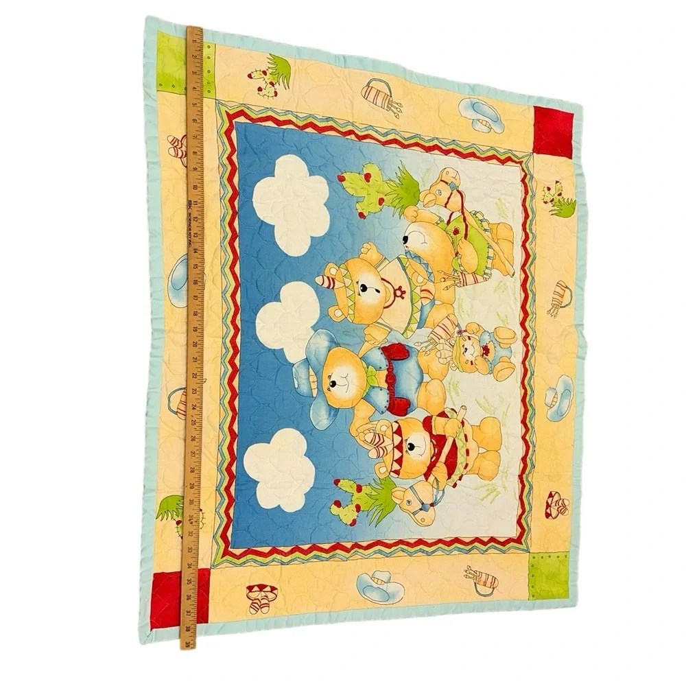 Vintage homemade baby quilt with‎ teddy bears super cute!!! Unisex
